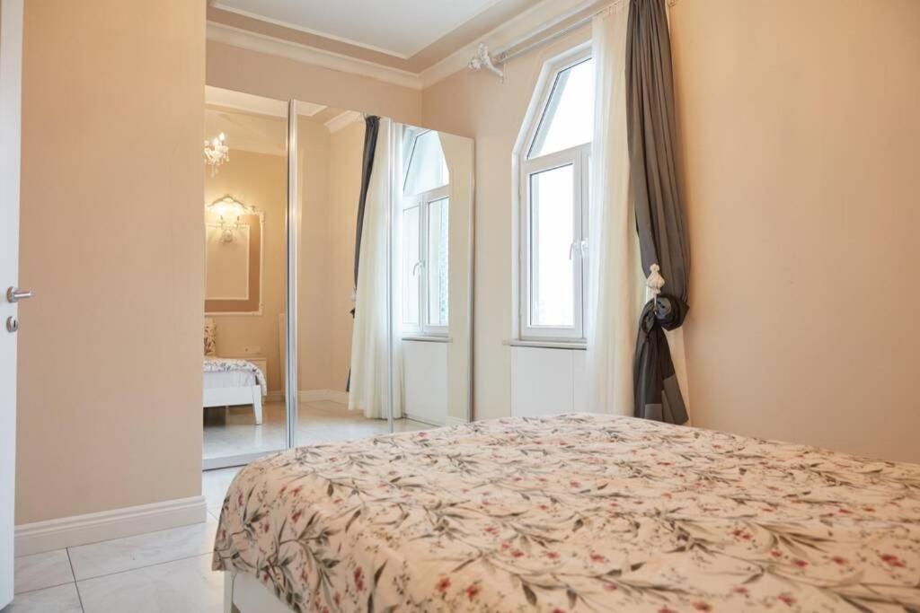 Appartamento Taksim Square Apartment, Great View, Luxury *